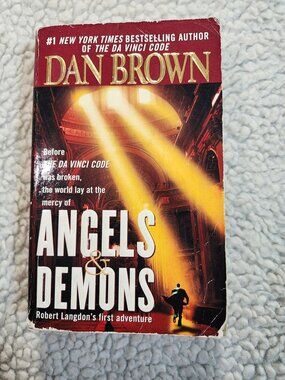 Dan Brown Angels & Demons Paperback Pocket Star 2001 Robert Langdon Thriller